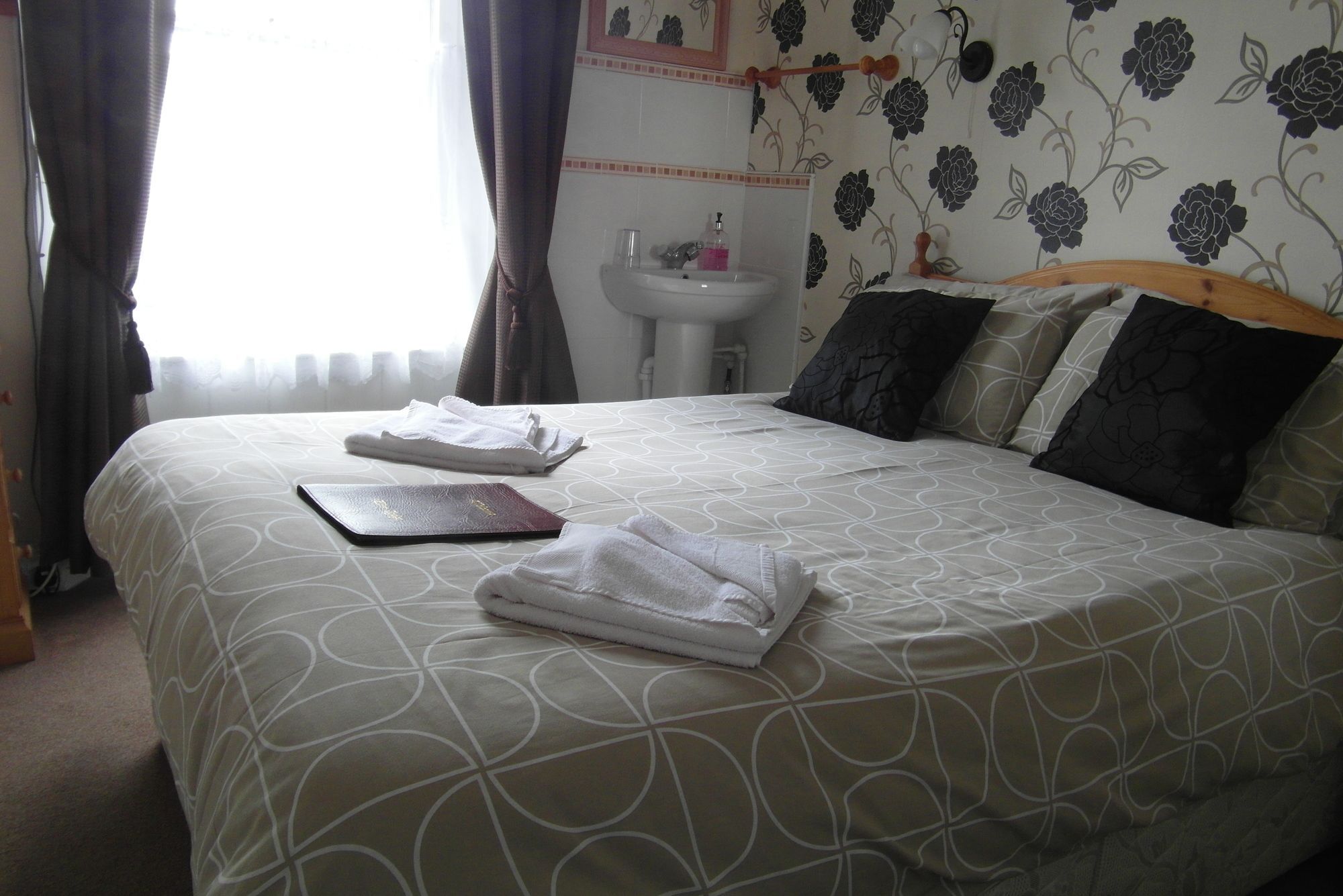 Puddle Duck Lodge - Adults Only Bowness-on-Windermere Eksteriør bilde